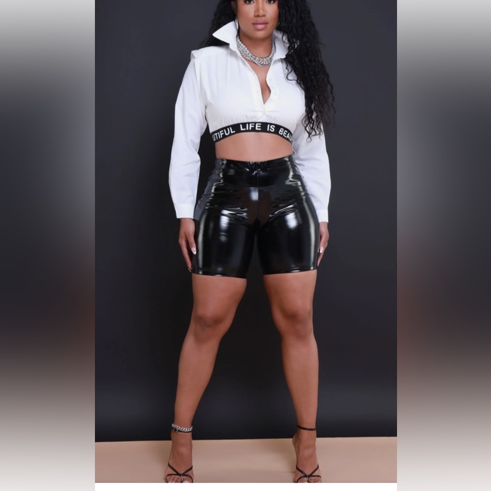 Black latex biker shorts🖤